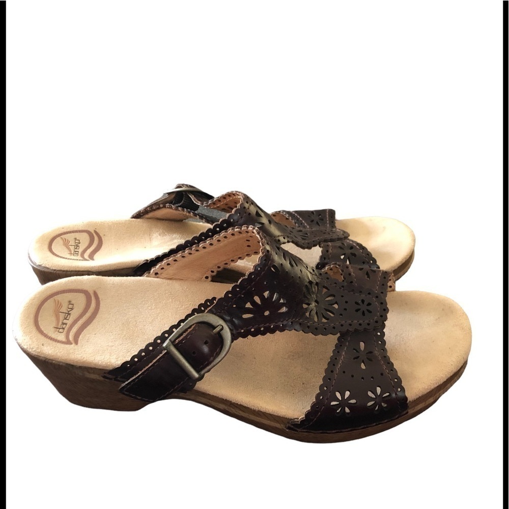 Dansko Womens Slip On Sandal Brown Tan EU 40 Sapphire 9.5 Lasercut Minimalist